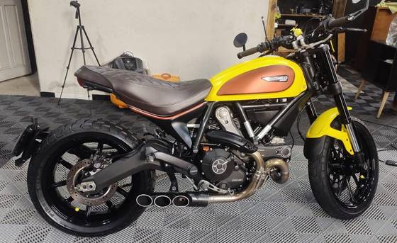 DUCATI SCRAMBLER ICON 